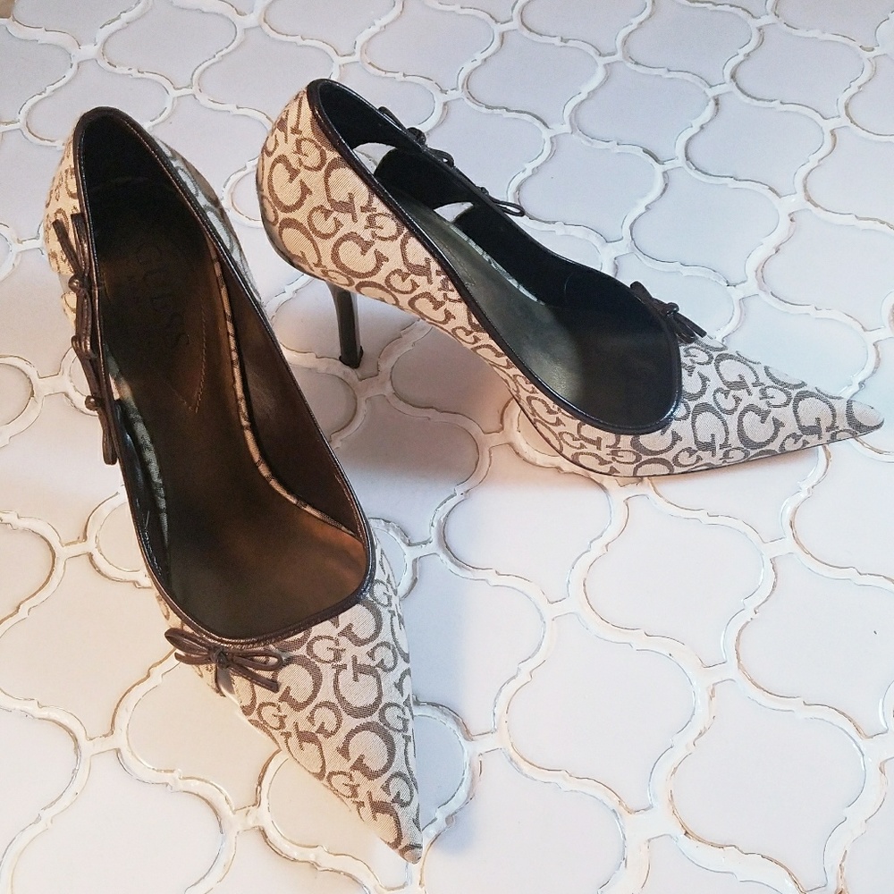 Guess by Marciano Monogram Stiletto Pumps Sz 8